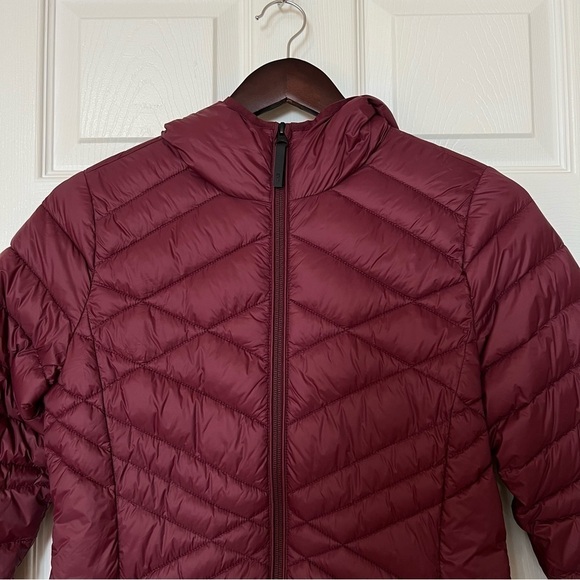 [BNWOT] Lolë Long Lightweight Down Puffer Shell Jacket Burgundy - Size XS - Picture 7 of 16